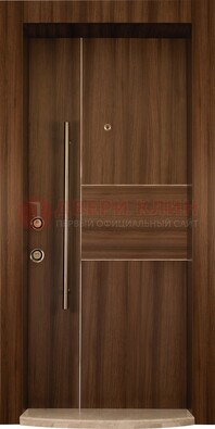 Коричневая входная дверь c МДФ панелью ЧД-12 в частный дом в Зеленограде