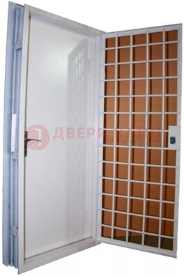 Белая стальная бронированная дверь с нитроэмалью ДБ-7 в Зеленограде