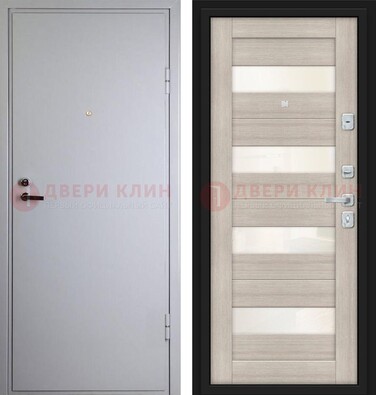 Белая железная дверь с порошковым напылением и стеклом ДП-308 в Зеленограде