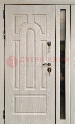 Белая металлическая дверь со стеклом ДС-68 в Зеленограде