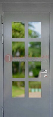 Серая металлическая дверь со стеклом ДС-78 в Зеленограде