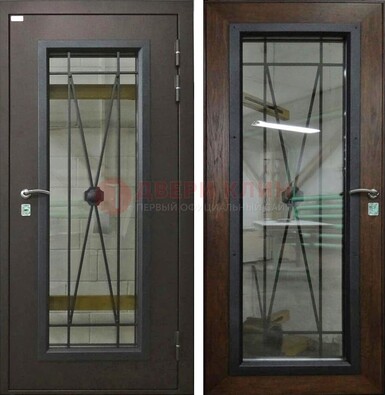 Коричневая железная дверь со стеклом для частного дома ДС-8 в Зеленограде