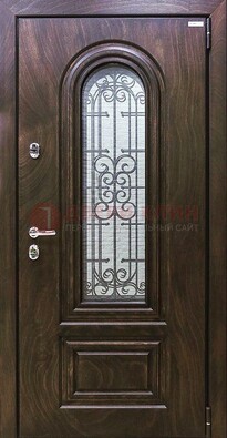 Темная филенчатая железная дверь со стеклом и ковкой ДСК-102 в Зеленограде