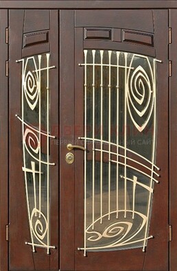 Коричневая железная дверь с большим стеклом и ковкой ДСК-203 в Зеленограде