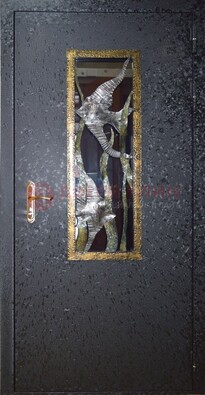 Металлическая дверь со стеклом и ковкой ДСК-82 для крыльца в Зеленограде
