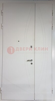 Белая тамбурная дверь ДТМ-31 в Зеленограде