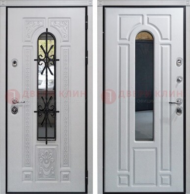 Белая стальная дверь с виноритом и ковкой снаружи ДВТ-197 в Зеленограде