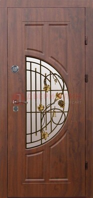 Стальная коричневая дверь с виноритом и ковкой ДВТ-82 в Самаре